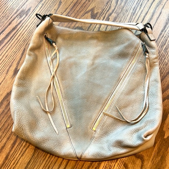 Rebecca Minkoff Handbags - Rebecca Minkoff Silver Grey Pebbled Leather Zipper Tassel Hobo Shoulder Bag